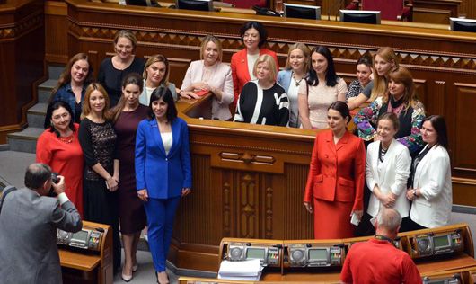 У парламенті дев’ятого скликання буде на 8% більше жінок,  аніж у попередників. Було 12, стане 20.