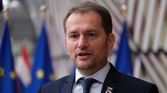 Прем’єр Словаччини піде у відставку але лишиться в уряді