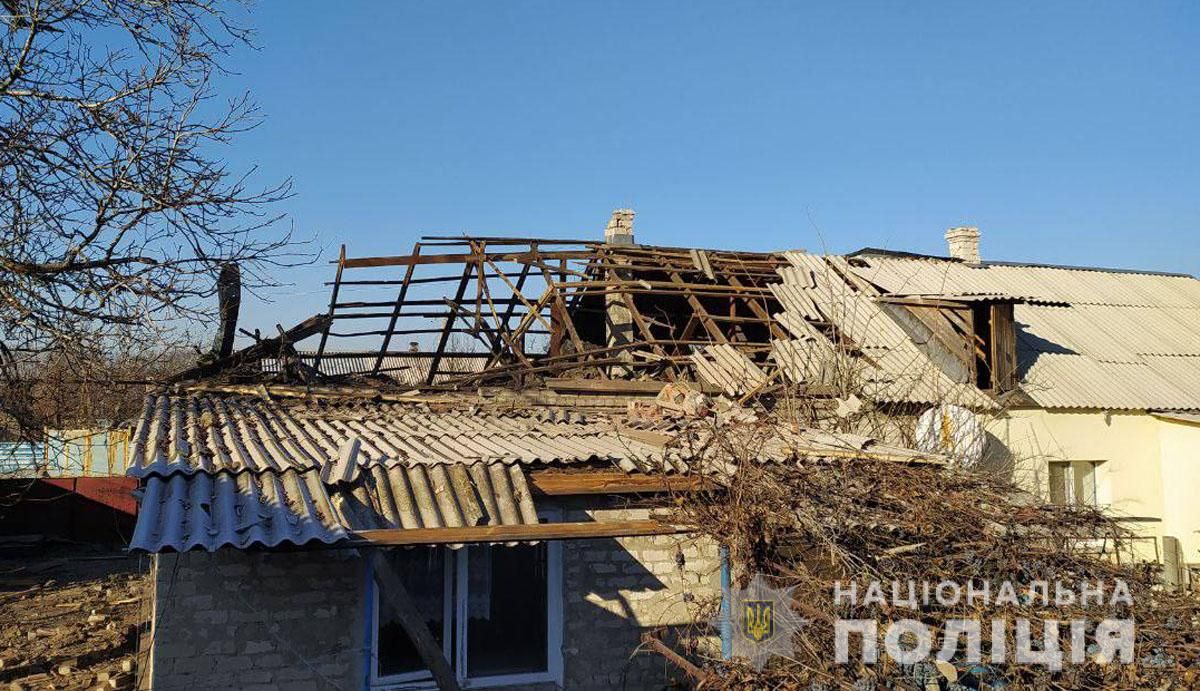 Окупанти обстріляли Невельське: зруйновано та пошкоджено будинки, фото