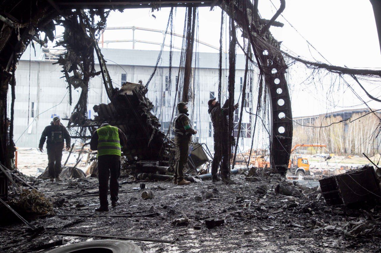 На фото: знищений рашистами літак «Мрія»
