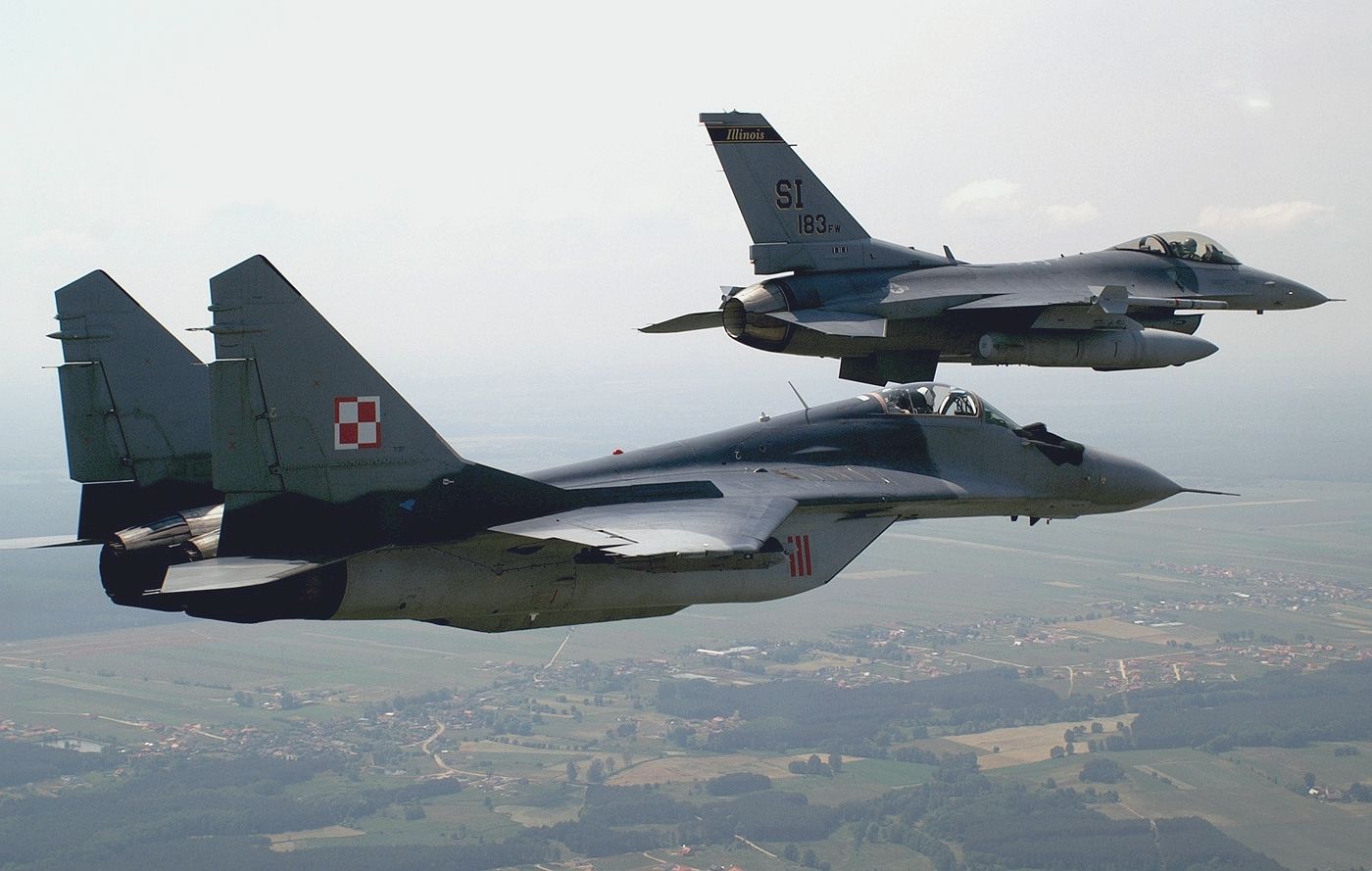 Крила для перемоги: Словаччина та Польща передали Україні винищувачі МіГ-29