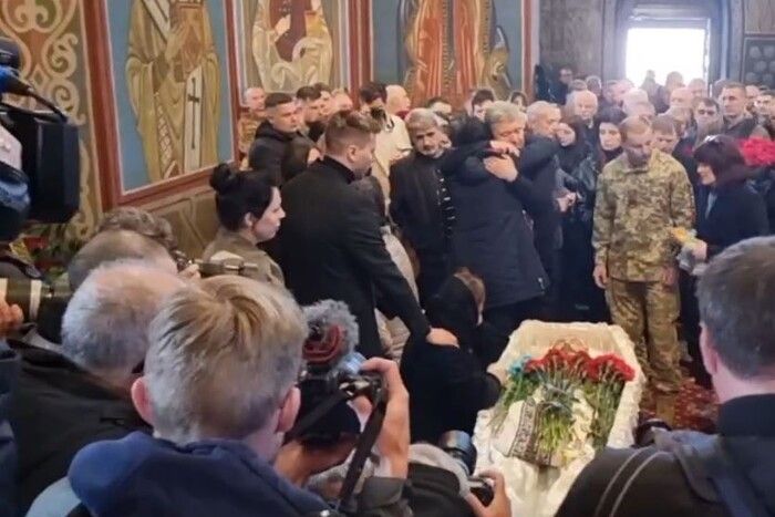 Церемонія прощання з Олегом Барною у Михайлівському соборі в Києві.