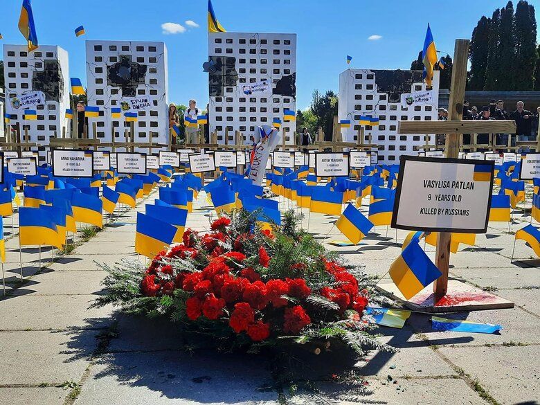 У Варшаві російський посол змушений був вшанувати пам'ять загиблих українців