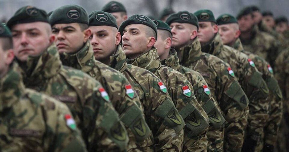 Напередодні вторгнення рф: війська Угорщини стояли на кордоні із Україною