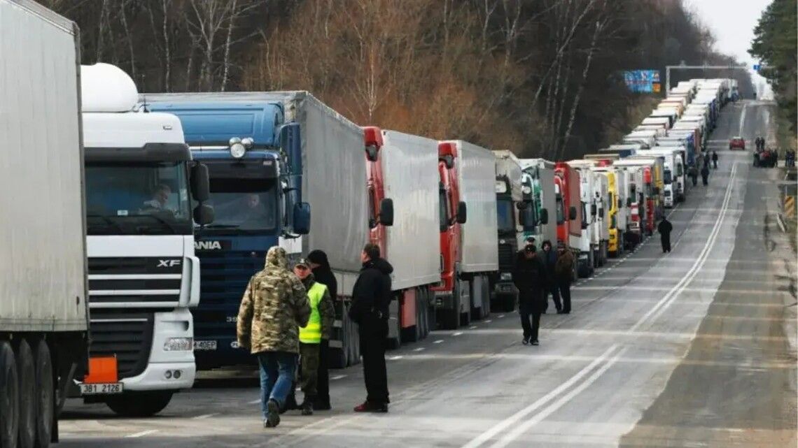 Другий український водій помер на кордоні з Польщею