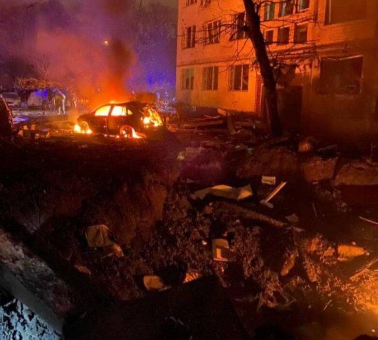 Київ масовано атакували балістикою: постраждали 53 людини, серед них діти, фото