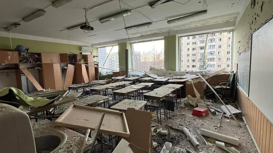 Війна: в Україні вщент зруйновані 400 навчальних закладів