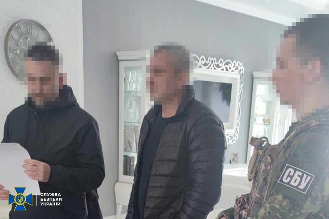 СБУ затримала помічника Шуфрича за підозрою у фінансуванні Росгвардії в Криму.