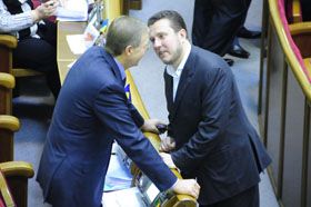 Янукович зірвав голос за відставку Юлі