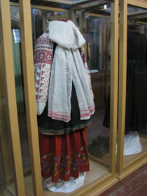 Такий вигляд мали експонати в Музеї одягу Середньої Наддніпрянщини. 