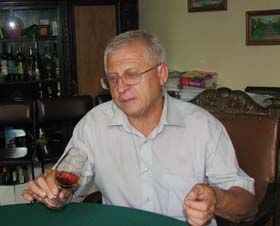 Професор Віктор Загоруйко розуміється на доброму вині.