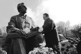 Рильський у мармурі і в голосіївській осені