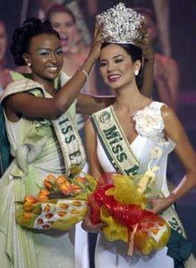 Данія із Гондурасу виборола титул «Міс Земля-2003» на конкурсі краси на Філіппінах
