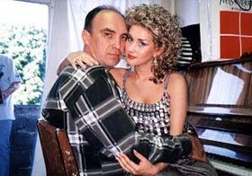 Красива жінка незаміжня?