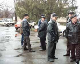 Фронтова смуга поділила Леськи на два табори,