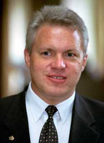 Валерій Асадчев: Зруйнувавши податкову службу, «азаровщина» тепер руйнує економіку України
