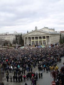На захист демократії закликали навіть духів