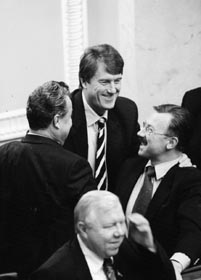 Один за всіх і всі проти одного