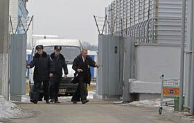 «В Україну? Мабуть, через ракети...»