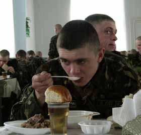 Солдате, їсти подано!