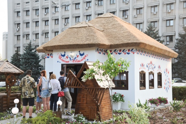 В експрес-кабінці  в Одесі за годину одружили 20 пар