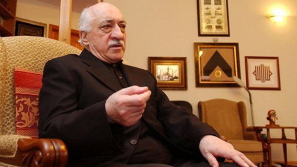Туреччина хоче посадити опозиціонера Гюлена на 2000 років
