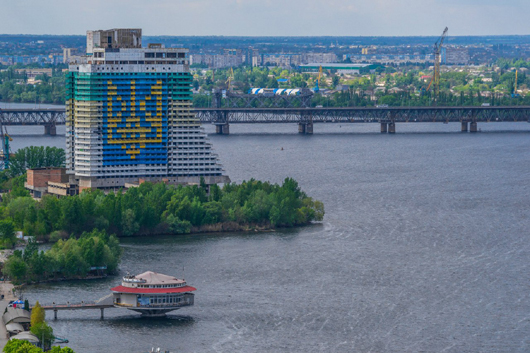 «Парус» поперек горла: у Дніпрі хочуть підірвати 29-поверховий довгобуд