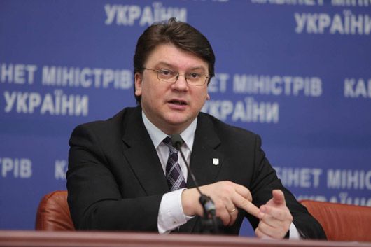 Звільнені за власним небажанням: чому чиновники добровільно не йдуть у відставку?