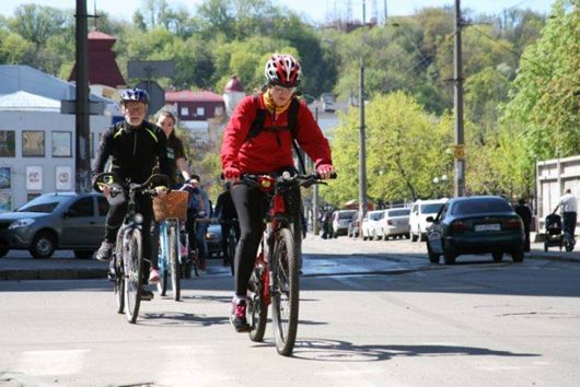 Велосипедисти пропонують внести зміни у Правила дорожнього руху через високу аварійність