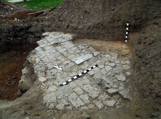 У Кам'янці-Подільському на Польському ринку відкрито найдавнішу міську бруківку в Україні