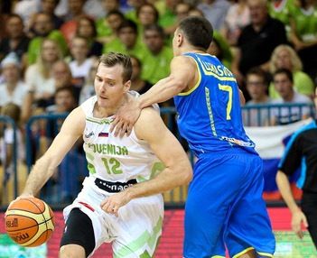 Рівняння на других: Українські баскетболісти зазнали першої поразки у відборі на Євробаскет-2017