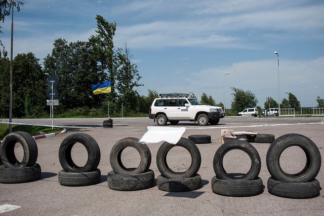 Ворог чхав на угоди: обстріли тривають щодня, спостерігачів ОБСЄ не пускають в Золоте