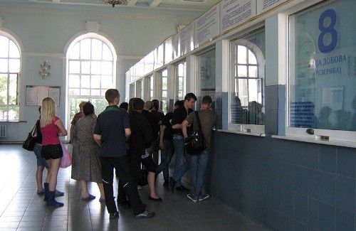 "Укрзалізниця" щодня додасть тисячі квитків завдяки відмові від "броні"