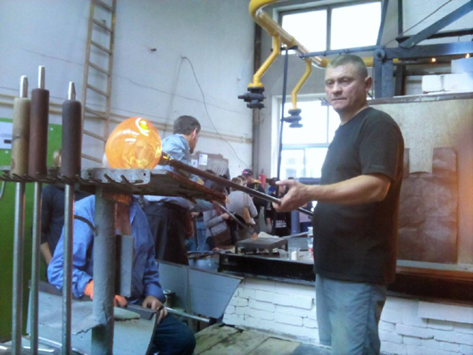 Прозора справа