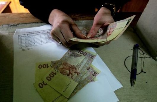 Чорно-біла зарплата: скорочення оподаткування не наповнило гаманців