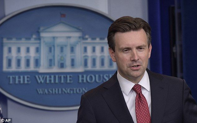 Речник Білого Дому жартома назвав Дональда Трампа наркозалежним (відео)