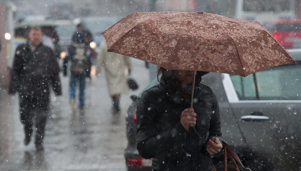 Із дощем та снігом: на Україну насувається потужний циклон із Балкан