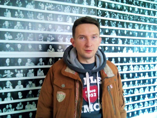 Благодійна справа: фотограф з Дніпропетровщини рік знімав перехожих у Львові