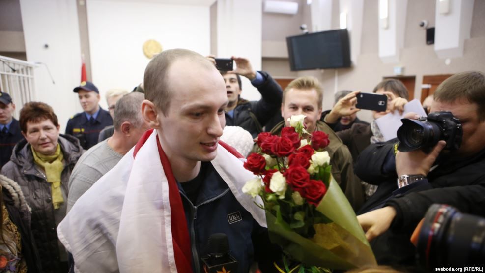 Блогера в Білорусі засудили за «екстремізм» до «хатньої хімії»