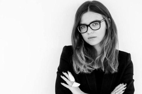 24-літня заступник міністра Анастасія Дєєва провела з Аваковим тиждень в Японії