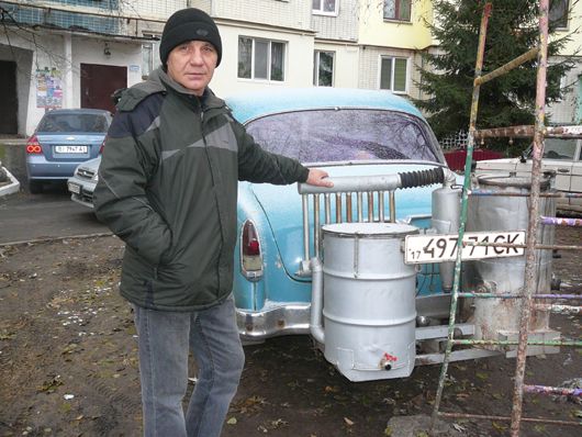 Їде, аж горить: авто на дровах подолало понад 10 тисяч кілометрів