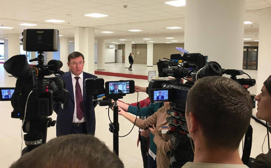 Зрадника визнали зрадником: Генпрокурор висунув Януковичу підозру і звинуватив у війні