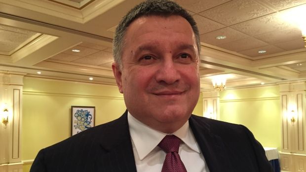 Арсен Аваков шостий день мовчить про перестрілку в Княжичах