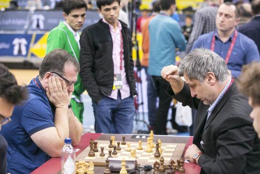 Королі під ялинкою: Василь Іванчук та Ганна Музичук виграли чемпіонат світу зі швидких шахів