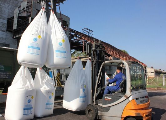 Імпорт як зброя: мита на азотні добрива з Росії можуть врятувати українську хімічну промисловість