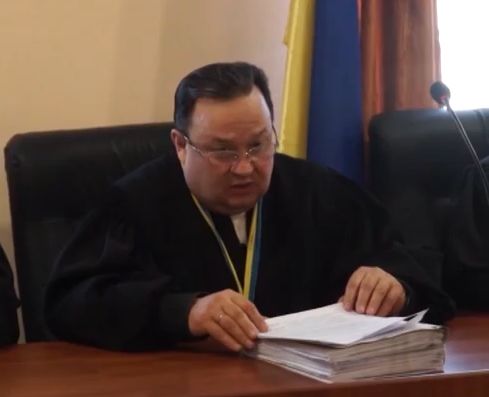 Суддя Олександр Пелих випустив Єфремова на свободу (фото)