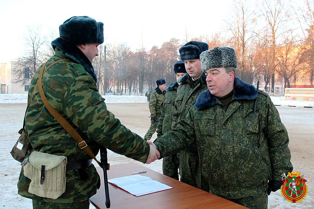 У Білорусі терміново мобілізували в армію 2000 чоловіків із запасу