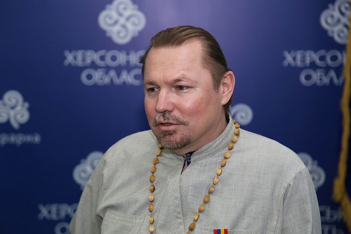 У Херсоні чиновниця відмовилася обслуговувати українською військового капелана