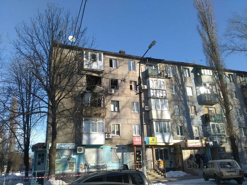 Центр Авдіївки обстріляли з ворожої артилерії: поранено 2 юнаків