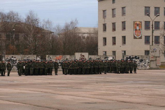 У «Десні» звільнили трьох командирів через іржаві умивальники і туалети з лайном